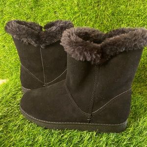 NWOT Black Suede Booties with faux fur lining, size 6
